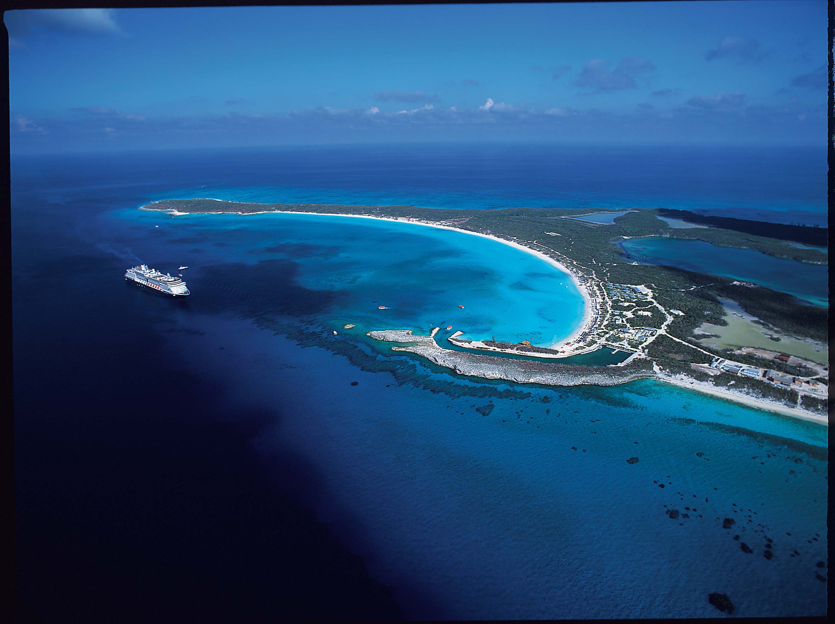 Хаф мун. Халф Мун Кей остров. Half Moon cay Bahamas. Остров Хавус. Half Moon Key.