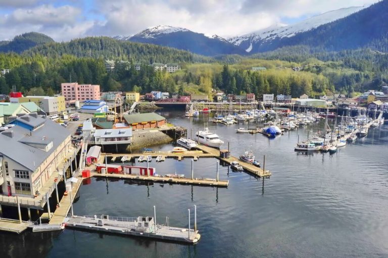 Guide to Alaska Cruises: What to Do On Your Port Stops | CruiseExperts ...